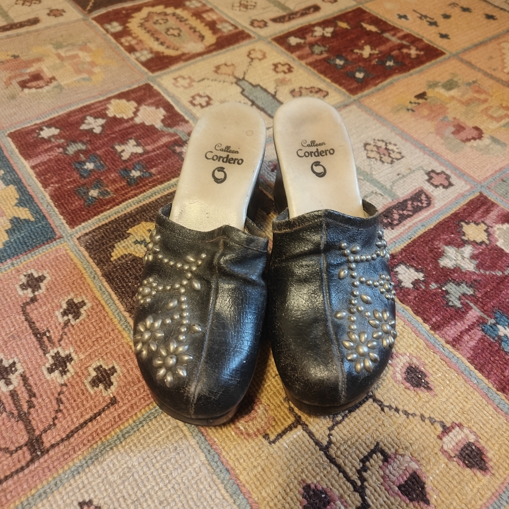 Calleen Cordero Clogs sz 8